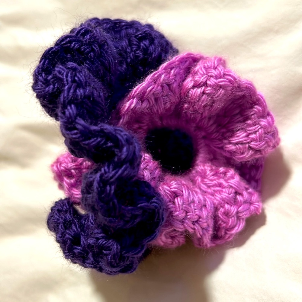 Hair Ties 🧶 Handmade 🐝